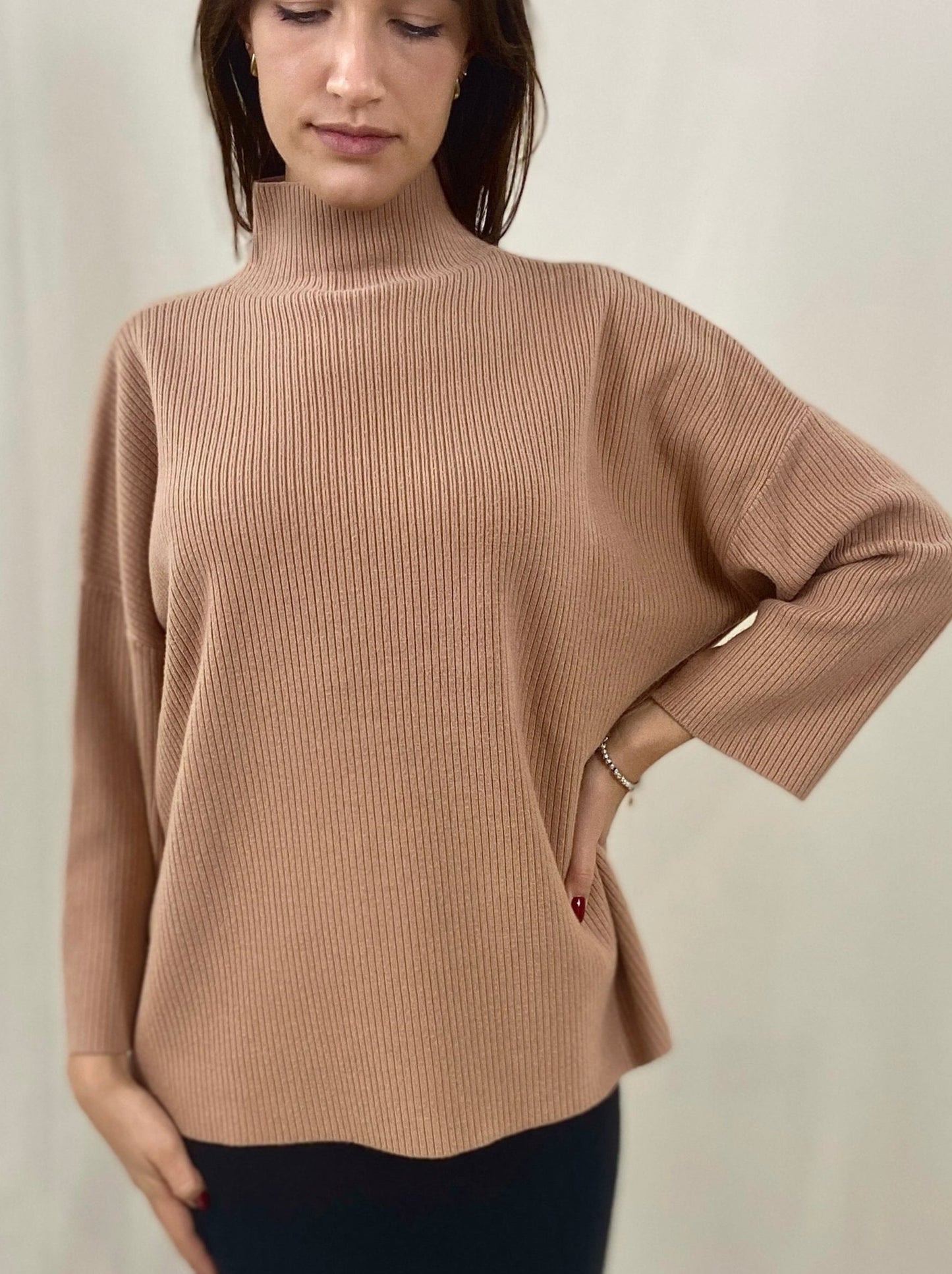Maglia Cammello a Lupetto con Coste Larghe
