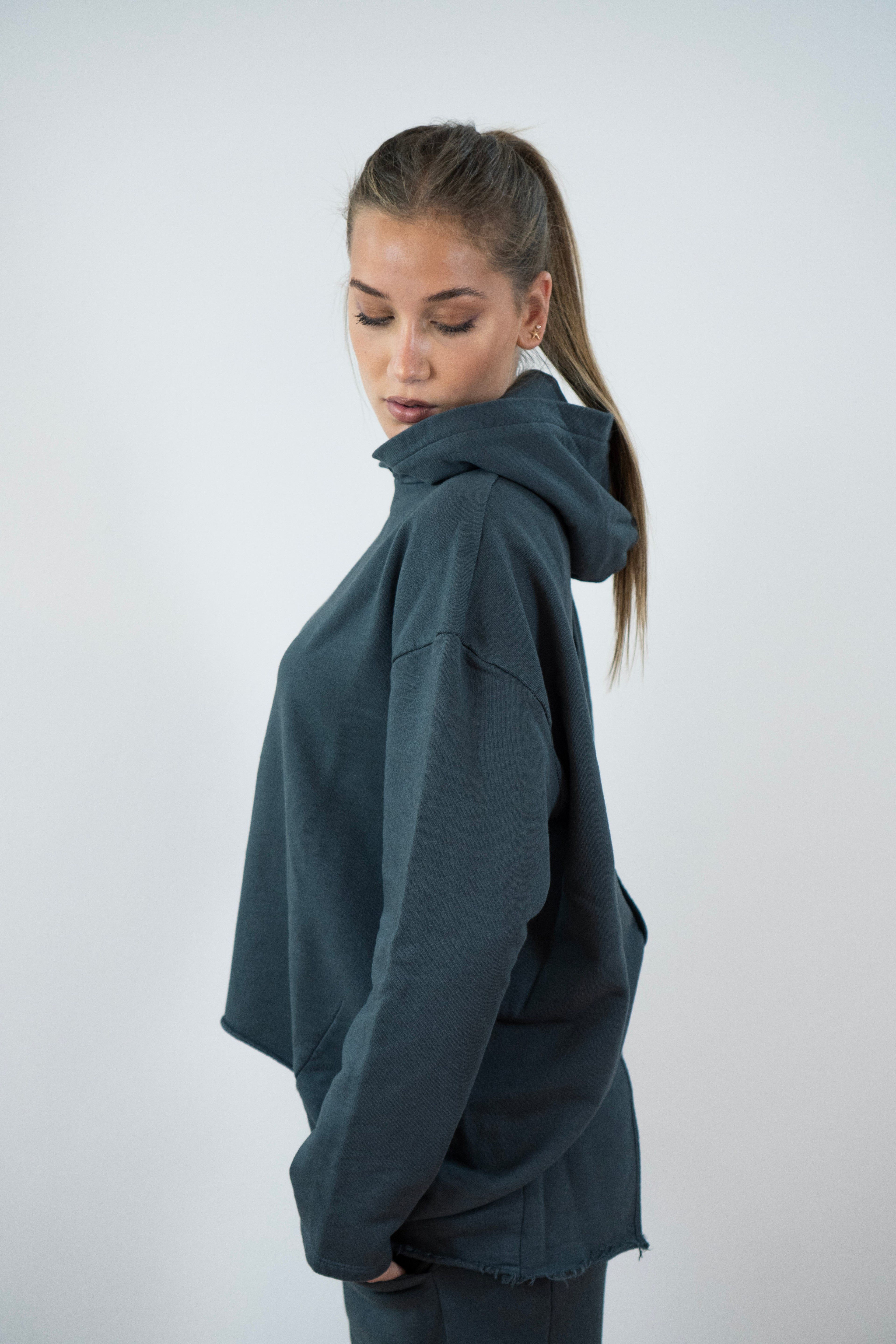 Felpa chiusa con cappuccio