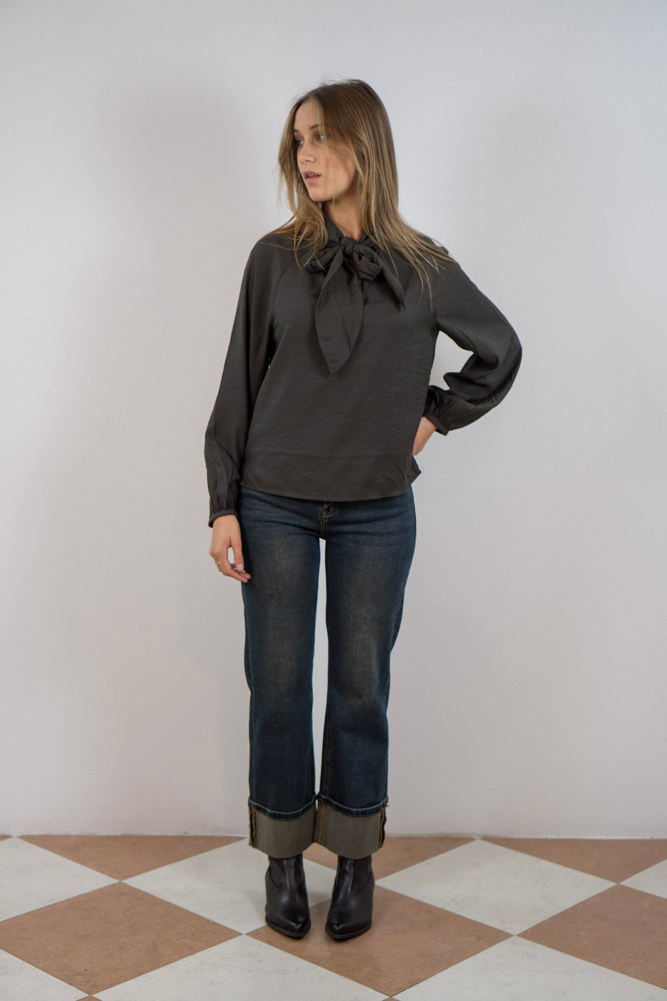 JEANS DRITTO CON RISVOLTO ALTO