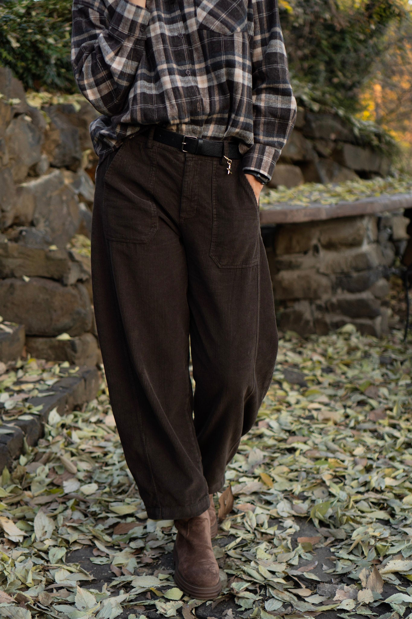 PANTALONI BALLOON IN VELLUTO CON CINTURA