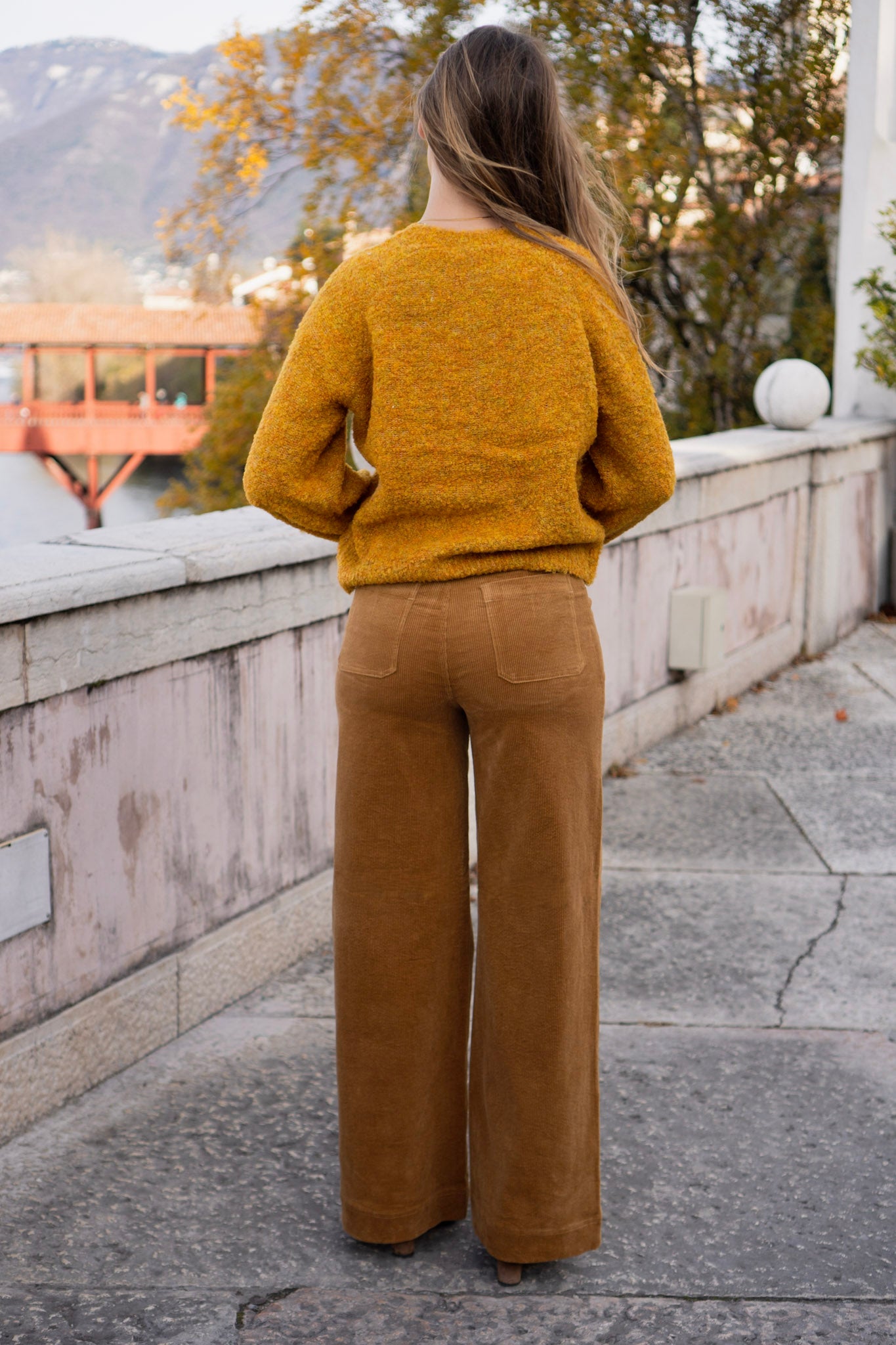 PANTALONE A PALAZZO IN VELLUTO A COSTINE